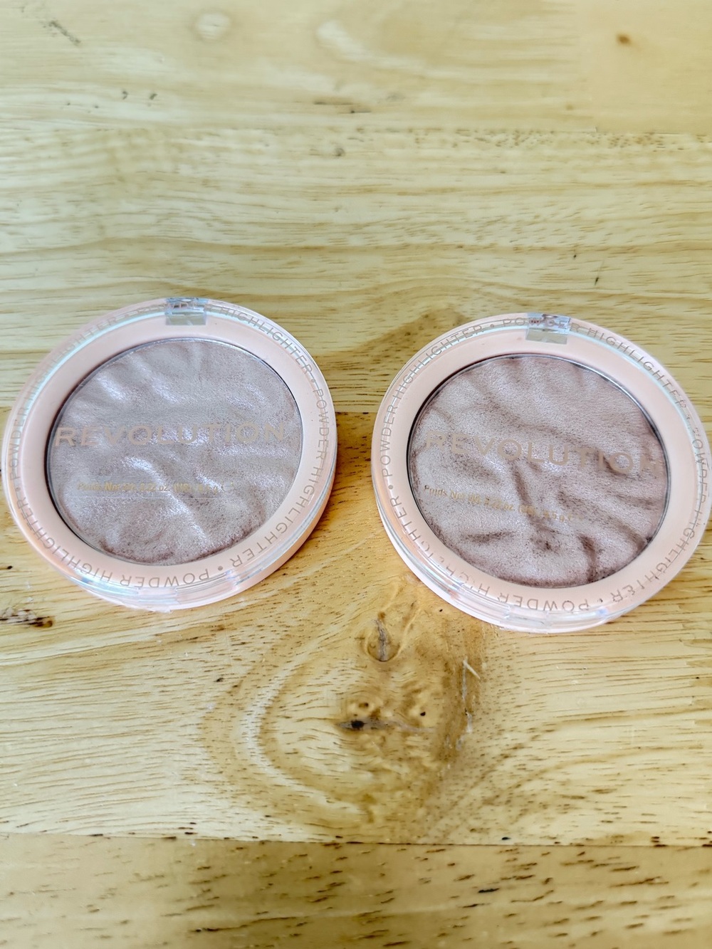 Makeup Revolution Powder Highlighter Reloaded - Just My Type x2